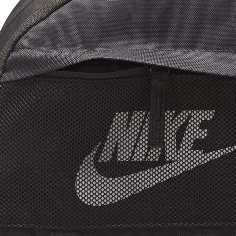 nike rugzak klein|Nike Elemental Backpack (21L).